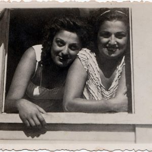 zerrin-bolukbasi-ve-ablasi-bercis-florya-plaji